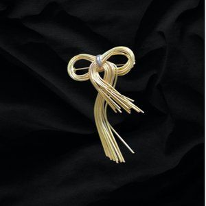 VINTAGE PIN -- Bow Shaped Brooch or Pin, Fashioned from Strands of Metal